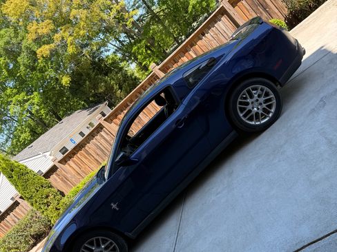 Used 2012 Ford Mustang Premium image 4