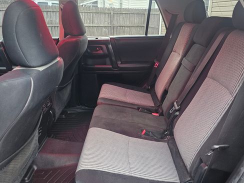 Used 2014 Toyota 4Runner SR5 image 16