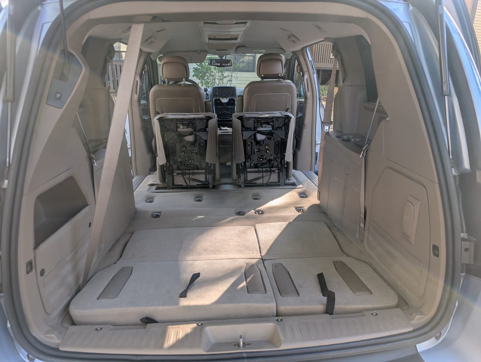 Used 2013 Chrysler Town & Country Touring-L w/ Entertainment Group #2 FWD image 17