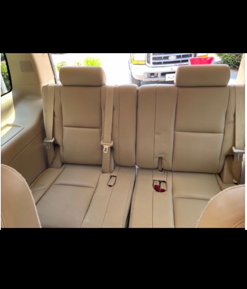 Used 2014 Chevrolet Tahoe LTZ RWD image 18