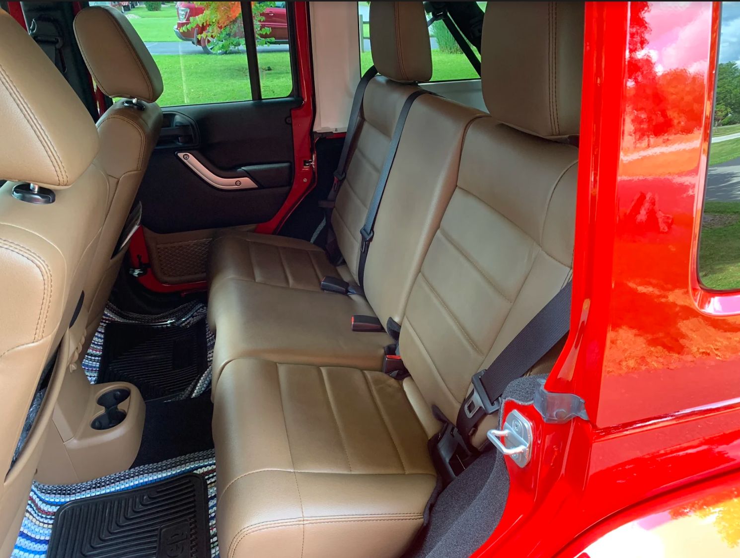 Used 2012 Jeep Wrangler Unlimited Sahara w/ Dual Top Group AWD/4WD image 9