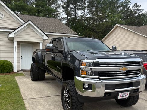 Used 2019 Chevrolet Silverado 3500 LTZ w/ Duramax Plus Package image 2