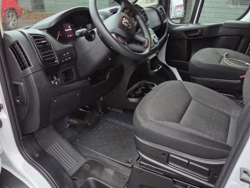 Used 2023 RAM ProMaster 2500 w/ Premium Appearance Group image 6