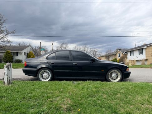 Used 1999 BMW 540i Sedan image 1