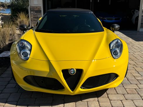 Used 2016 Alfa Romeo 4C Spider image 8
