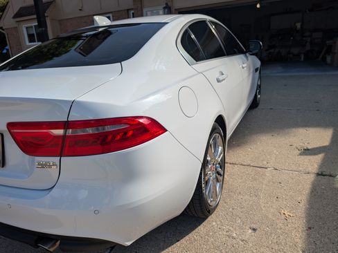 Used 2019 Jaguar XE Premium AWD/4WD image 4
