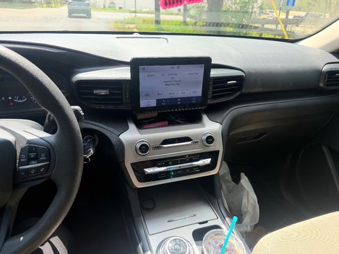 Used 2021 Ford Explorer 2WD image 5