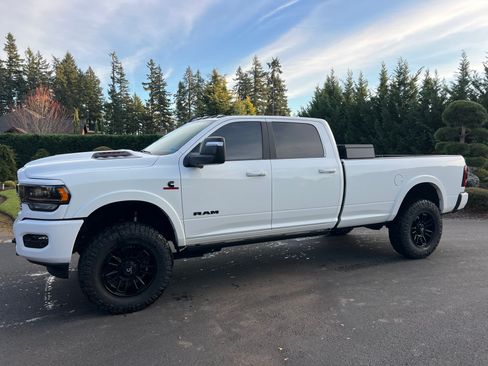 Used 2023 RAM 3500 Limited image 2