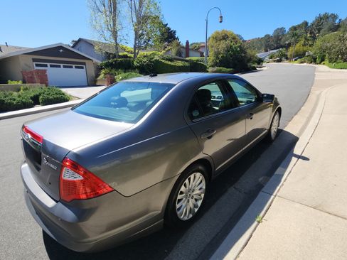 Used 2010 Ford Fusion Hybrid image 1