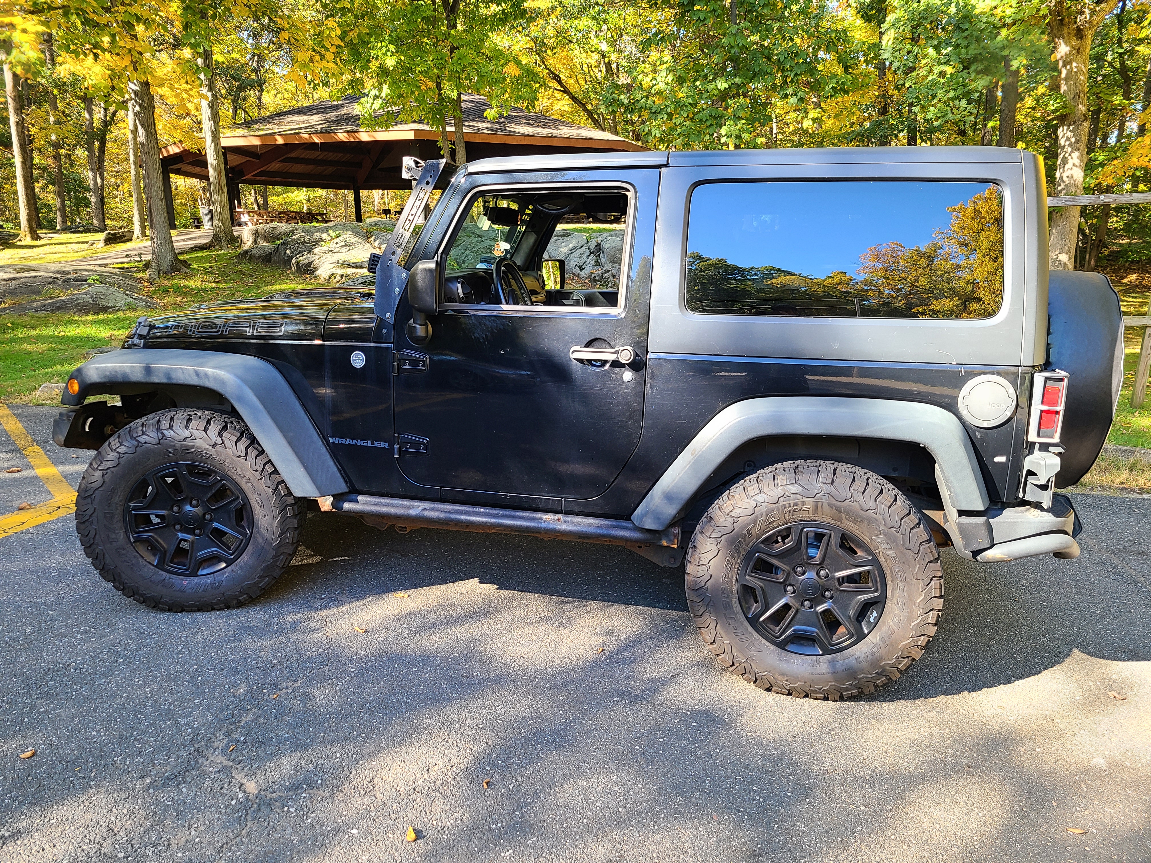 Used 2013 Jeep Wrangler Sahara AWD/4WD image 8