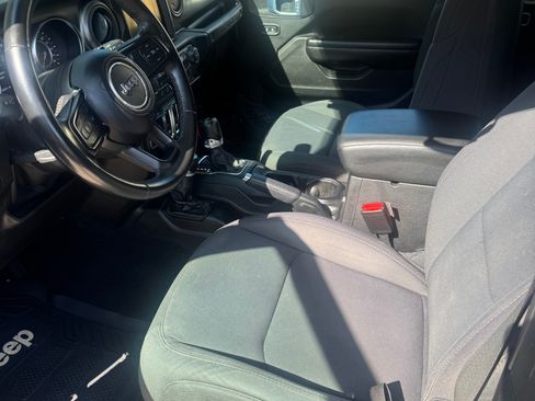 Used 2021 Jeep Wrangler Sport image 9