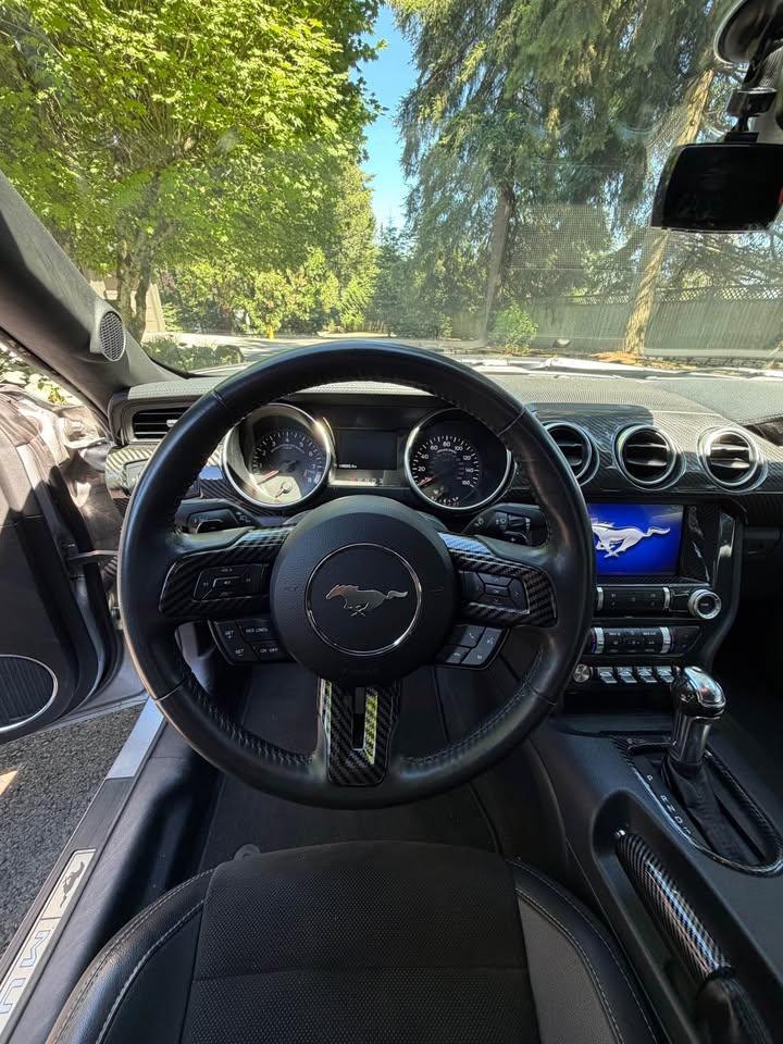 Used 2021 Ford Mustang GT Premium w/ Carbon Sport Interior Package RWD image 9