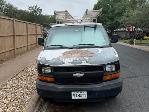Used 2009 Chevrolet Express 2500 RWD image 5