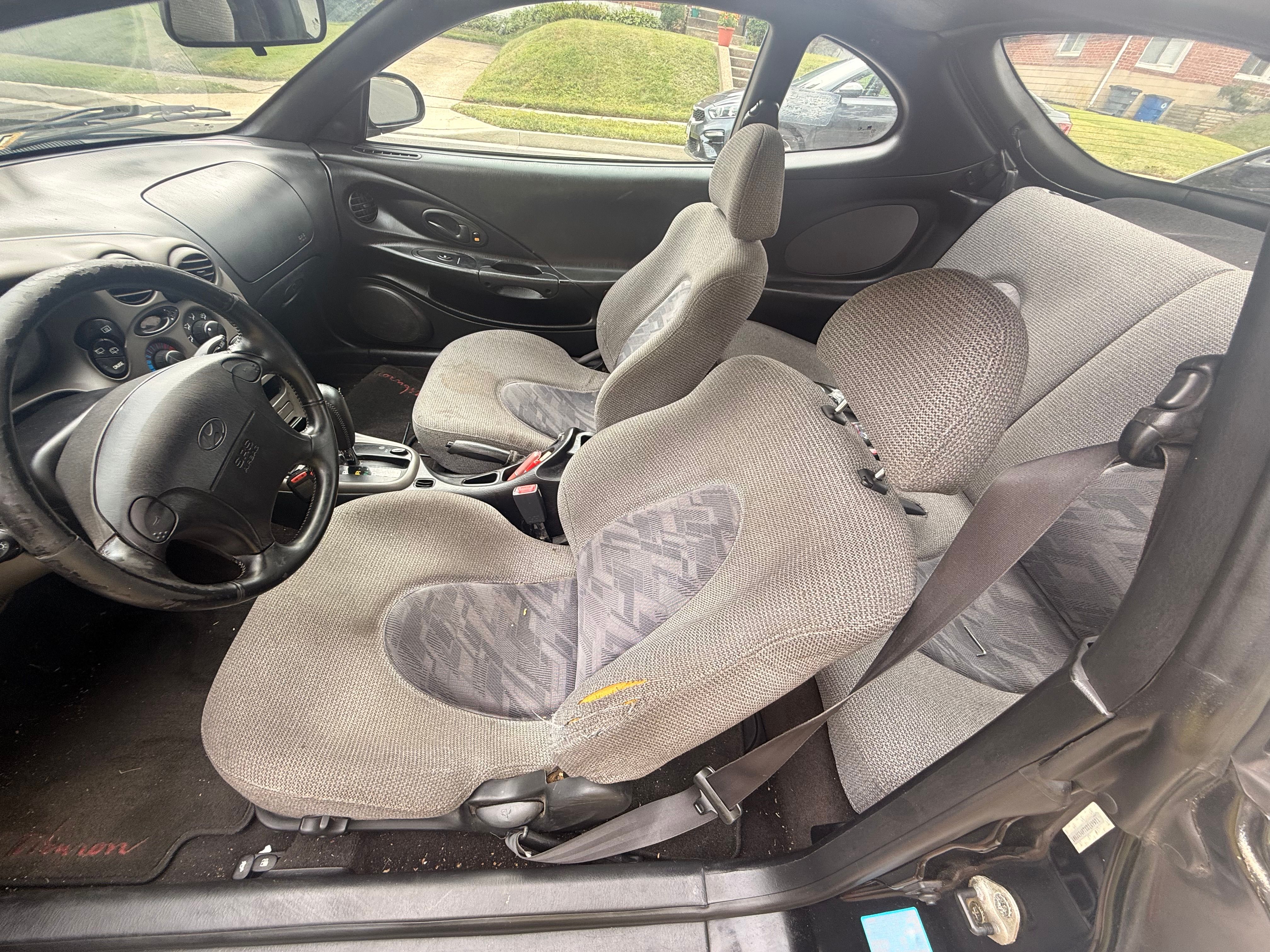 Used 1999 Hyundai Tiburon FX FWD image 1