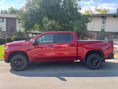 Used 2023 Chevrolet Silverado 1500 LT Trail Boss w/ LT Trail Boss Premium Package AWD/4WD image 1