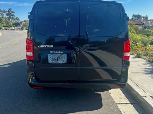 Used 2017 Mercedes-Benz Metris Passenger image 13