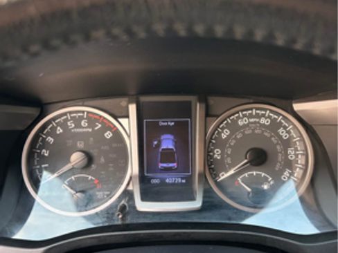 Used 2020 Toyota Tacoma SR5 image 2