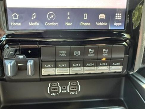 Used 2024 RAM 2500 Laramie w/ Night Edition AWD/4WD image 25