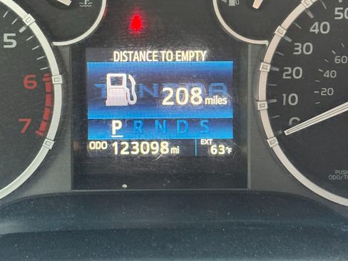 Used 2015 Toyota Tundra SR5 w/ SR5 Upgrade Package image 12