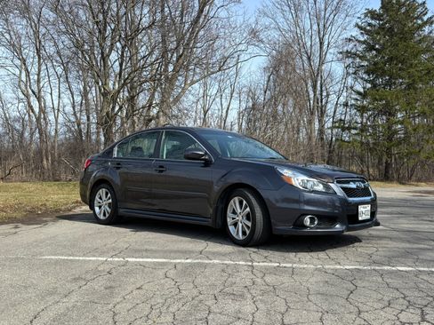 Used 2013 Subaru Legacy 3.6R Limited image 4