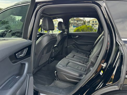 Used 2018 Audi Q7 3.0T Premium image 14