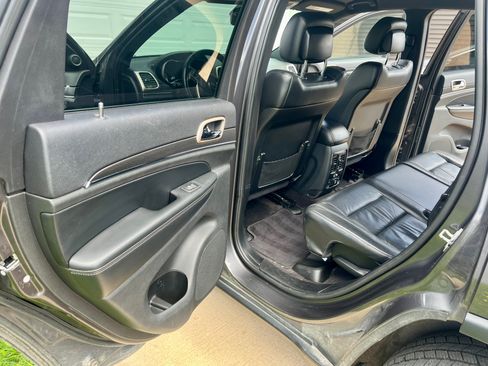 Used 2015 Jeep Grand Cherokee Limited w/ Trailer Tow Group IV AWD/4WD image 13