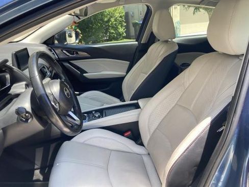 Used 2018 MAZDA MAZDA3 Grand Touring image 5