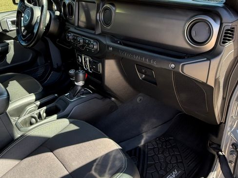 Used 2021 Jeep Wrangler Unlimited Sport image 14