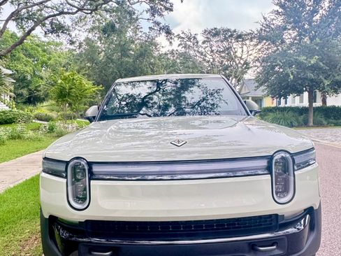 Used 2025 Rivian R1T Adventure AWD/4WD image 2