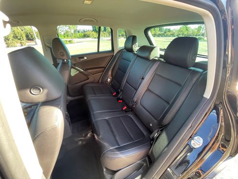 Used 2014 Volkswagen Tiguan SE image 13