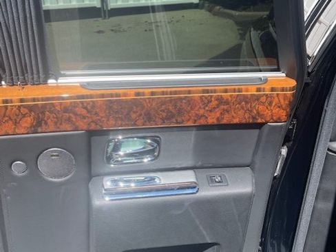 Used 2006 Rolls-Royce Phantom Sedan image 18