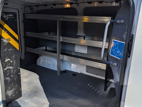 Used 2023 Mercedes-Benz Metris image 8