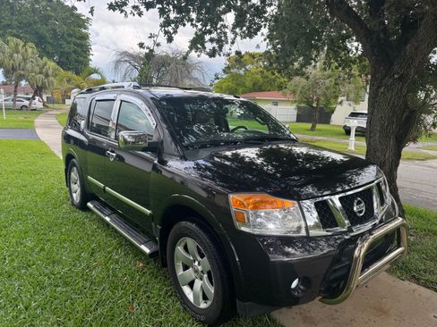 Used 2014 Nissan Armada SL w/ Moonroof Package image 4