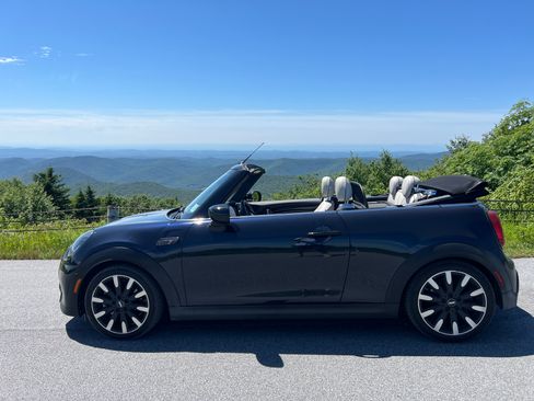 Used 2022 MINI Cooper S w/ Driver Assistance Package FWD image 19