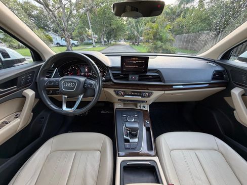 Used 2019 Audi Q5 2.0T Premium w/ Convenience Package AWD/4WD image 17