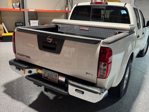 Used 2019 Nissan Frontier SV image 4