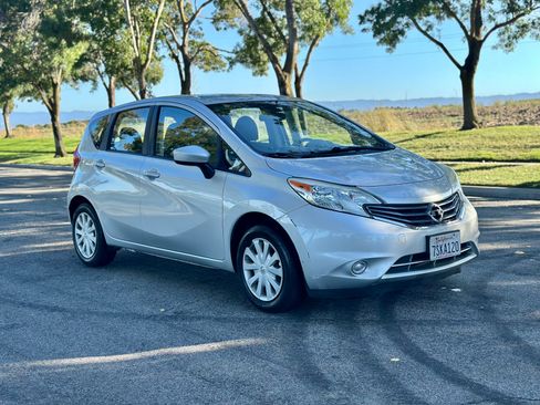 Used 2015 Nissan Versa Note SV FWD image 1