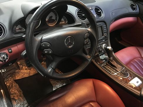 Used 2007 Mercedes-Benz SL 55 AMG image 2