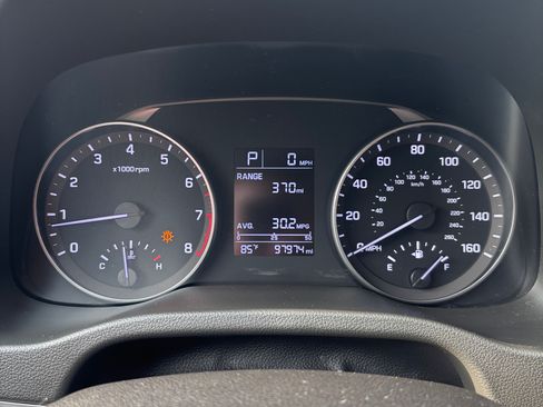 Used 2017 Hyundai Elantra SE FWD image 16
