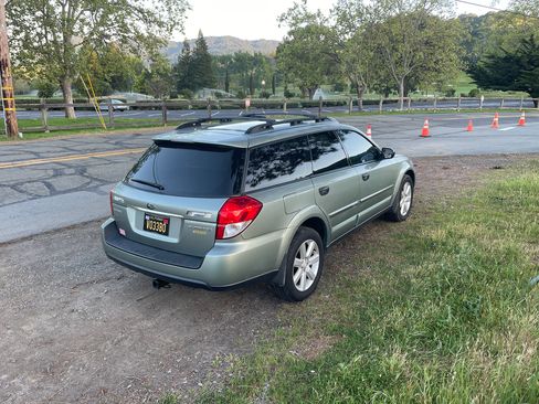 Used 2009 Subaru Outback 2.5i Special Edition image 5