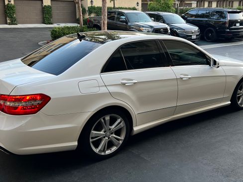 Used 2013 Mercedes-Benz E 350 Sedan image 4