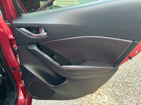 Used 2018 MAZDA MAZDA3 Touring FWD image 8