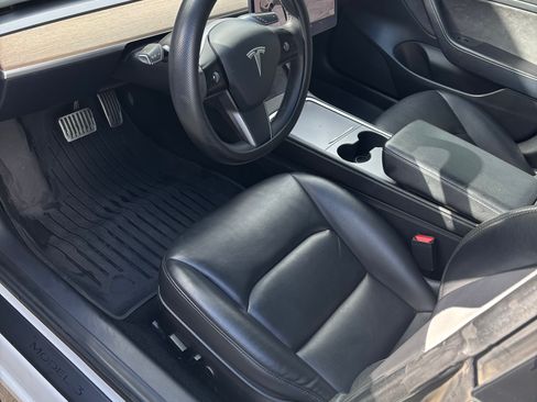 Used 2021 Tesla Model 3 Standard Range Plus RWD image 2