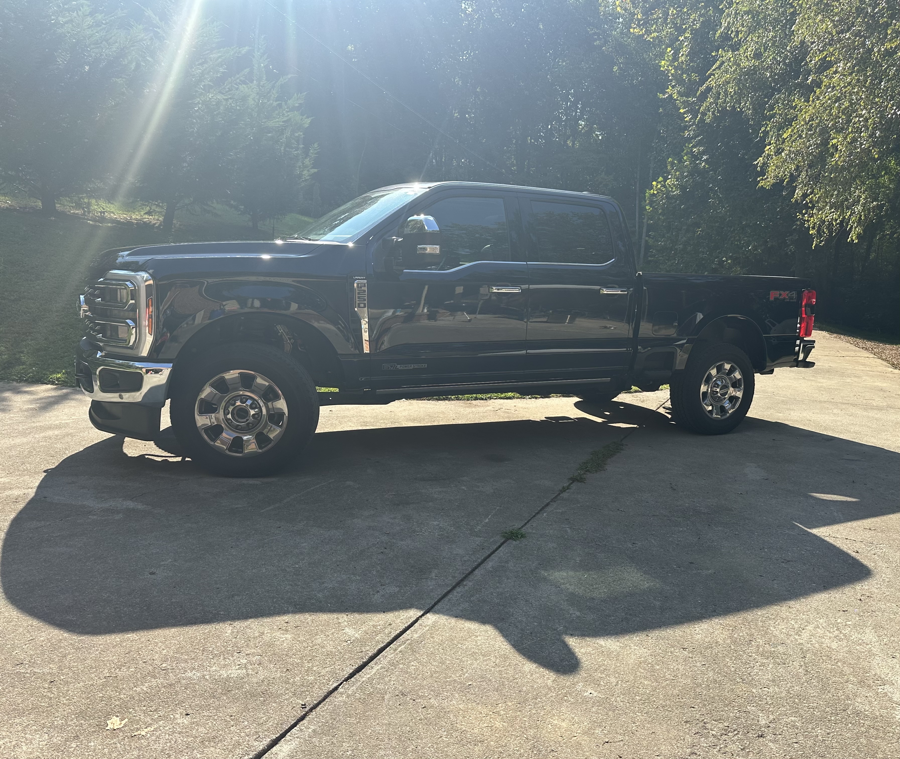 Used 2025 Ford F250 Lariat w/ Lariat Ultimate Package AWD/4WD image 2