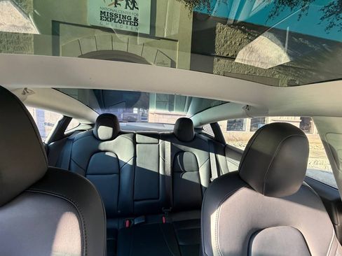 Used 2022 Tesla Model 3 Long Range image 13