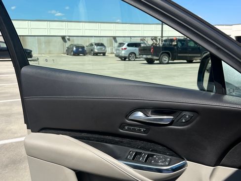 Used 2021 Cadillac XT4 Premium Luxury image 12