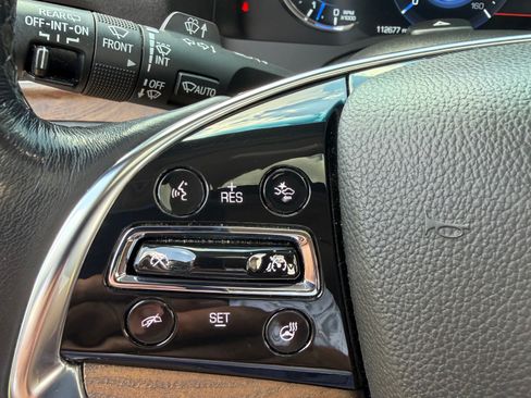 Used 2020 Cadillac Escalade Premium Luxury w/ Escalade Sport Edition AWD/4WD image 30