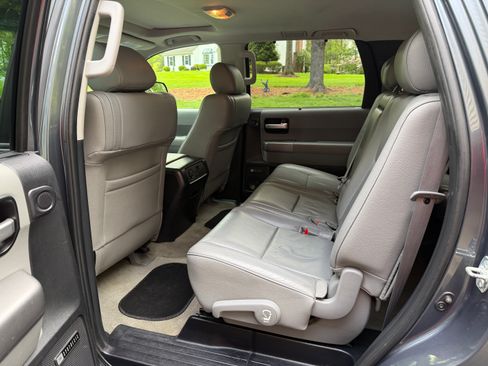 Used 2010 Toyota Sequoia Limited AWD/4WD image 13