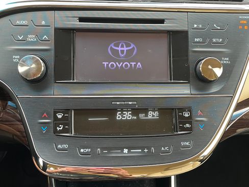 Used 2013 Toyota Avalon XLE FWD image 21