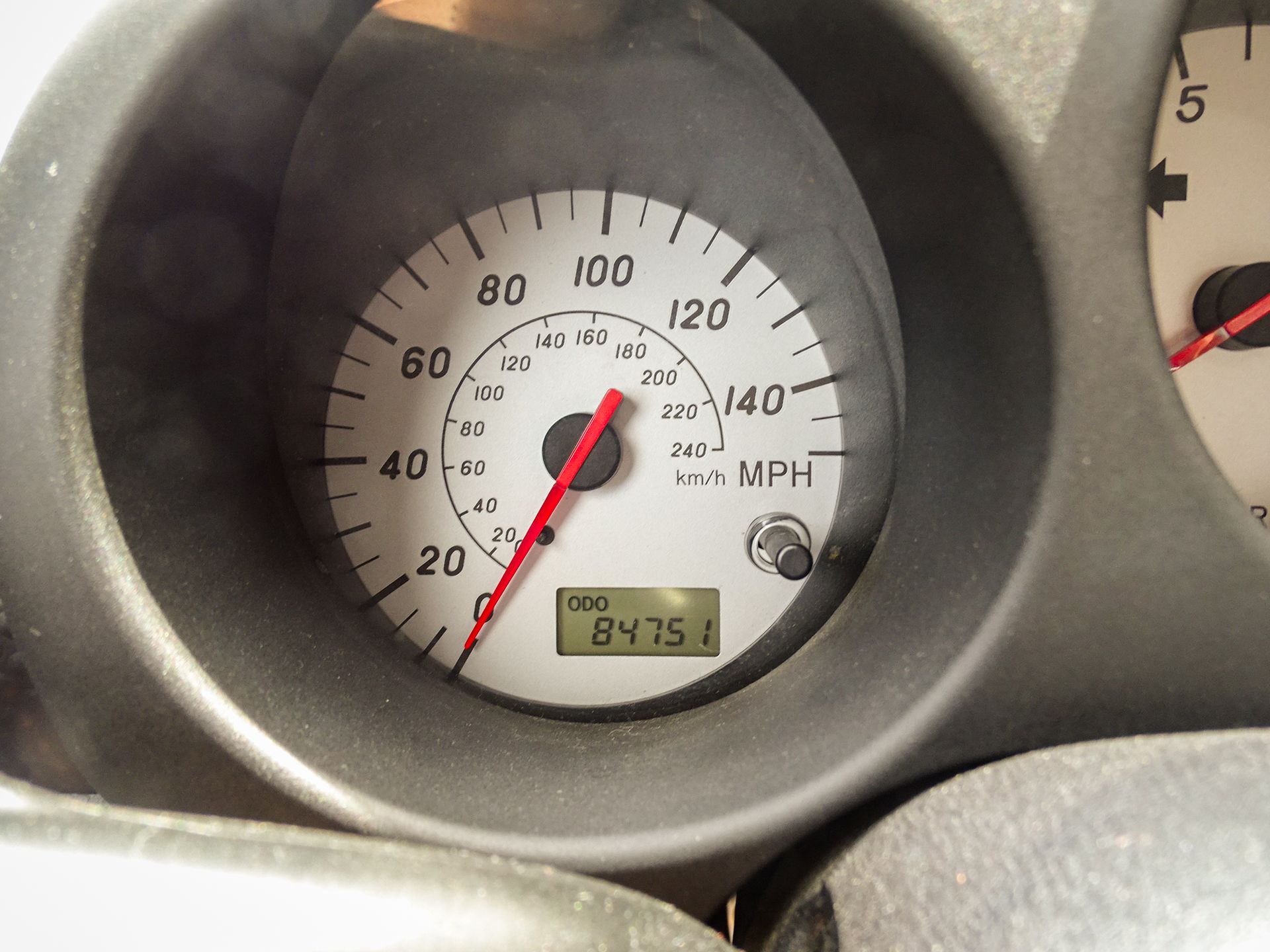 Used 2002 Toyota MR2 w/ Leather Pkg RWD image 15